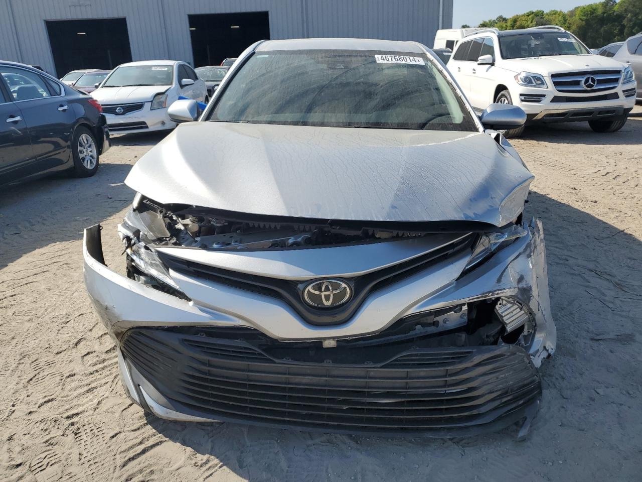 Photo 4 VIN: 4T1C11AK0LU890606 - TOYOTA CAMRY 