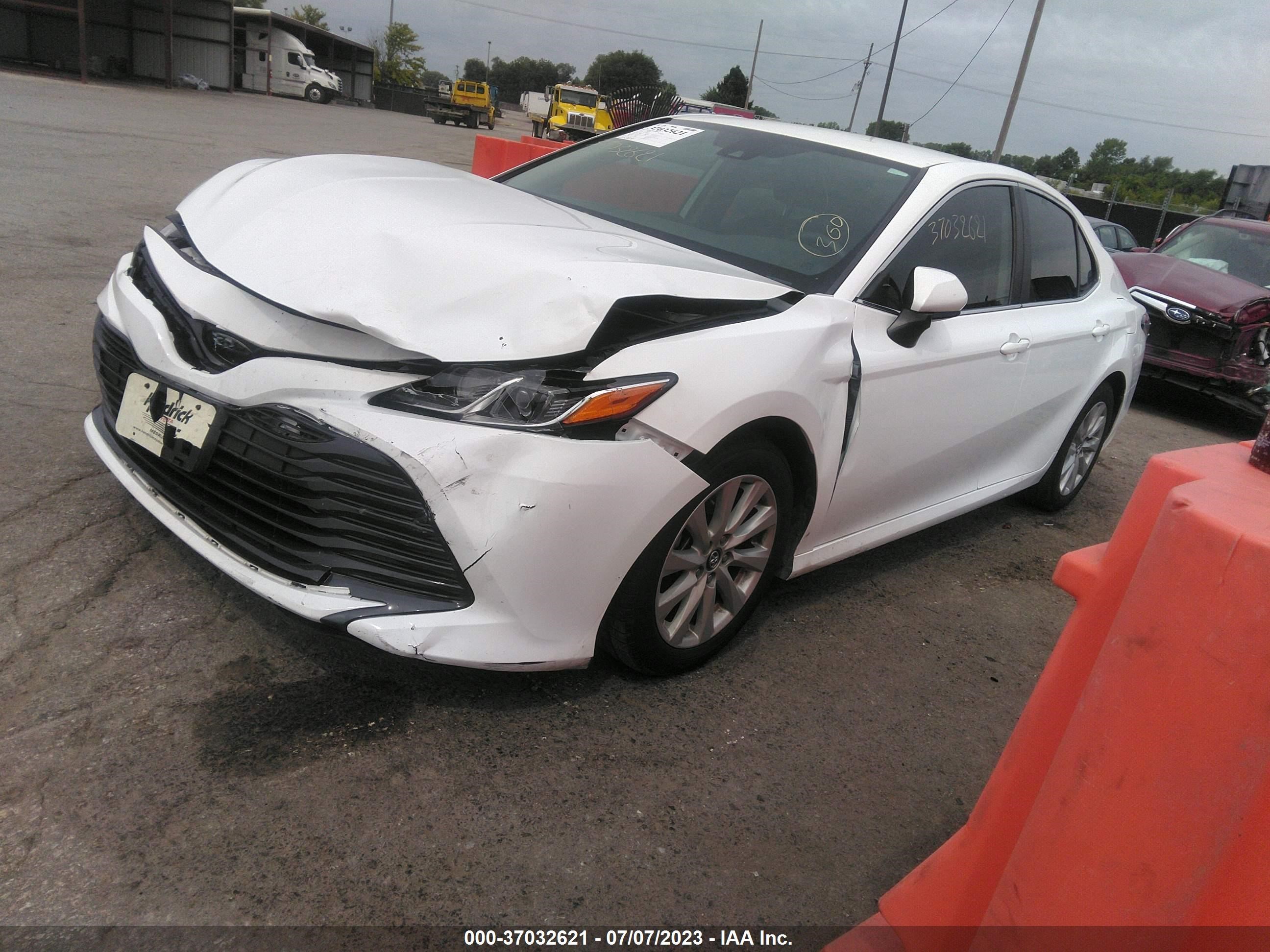 Photo 1 VIN: 4T1C11AK0LU908635 - TOYOTA CAMRY 