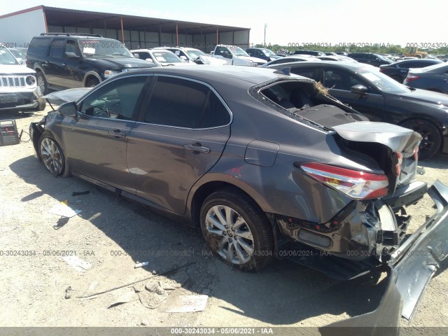 Photo 2 VIN: 4T1C11AK0LU965949 - TOYOTA CAMRY 