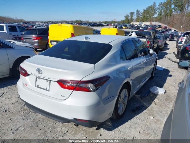 Photo 3 VIN: 4T1C11AK0NU067323 - TOYOTA CAMRY 