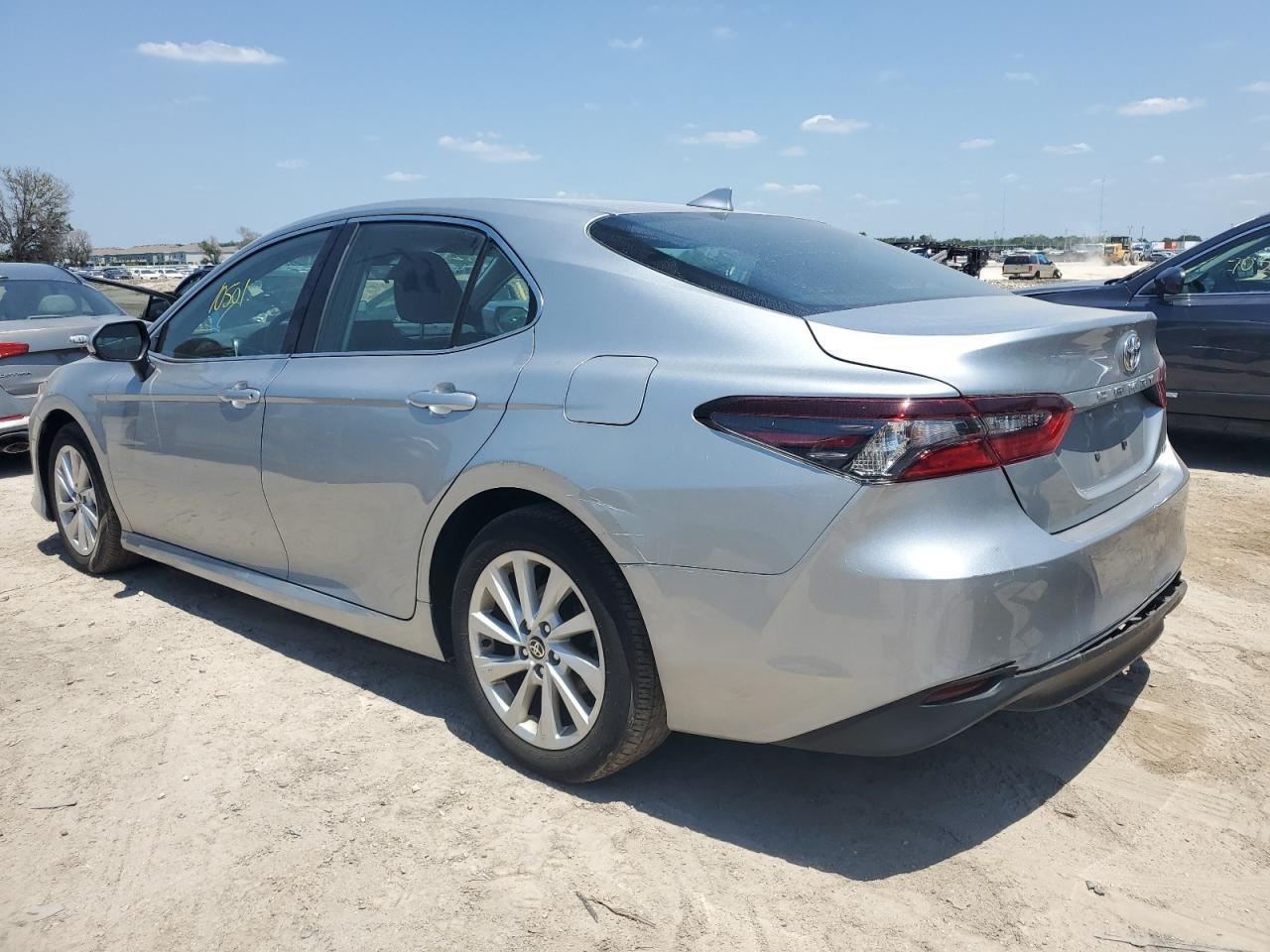 Photo 1 VIN: 4T1C11AK0NU074854 - TOYOTA CAMRY 