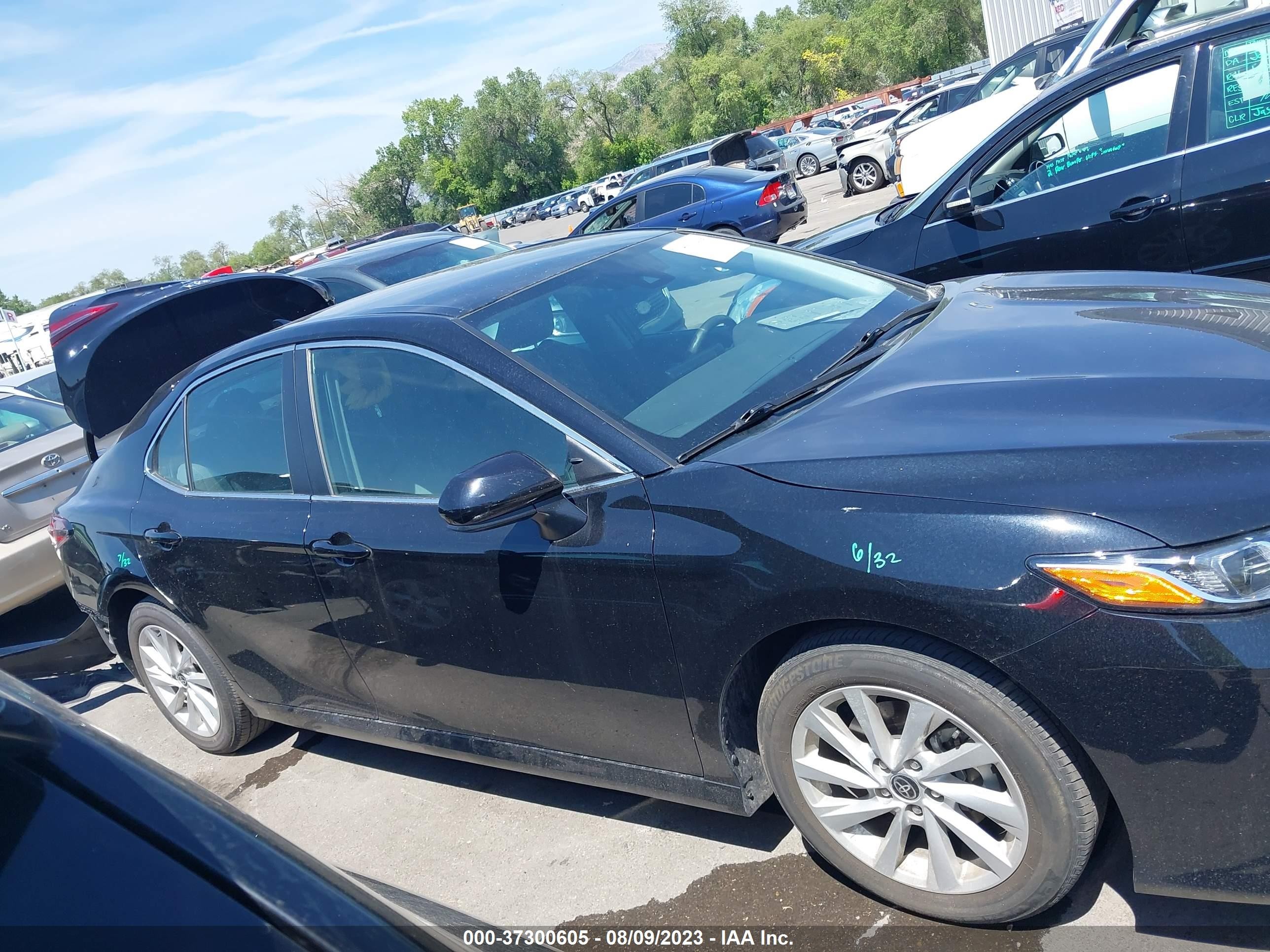 Photo 13 VIN: 4T1C11AK0NU647154 - TOYOTA CAMRY 