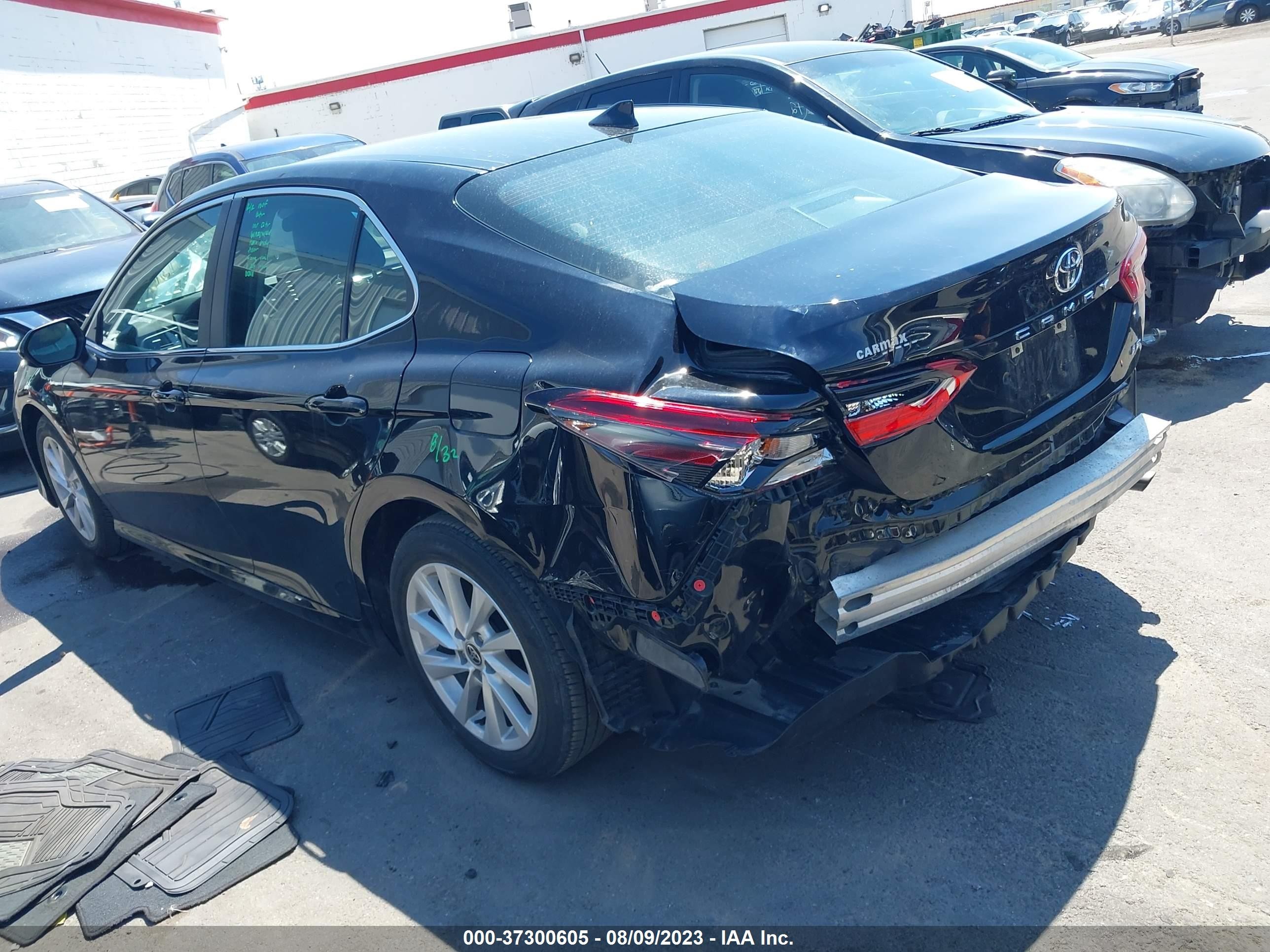 Photo 2 VIN: 4T1C11AK0NU647154 - TOYOTA CAMRY 