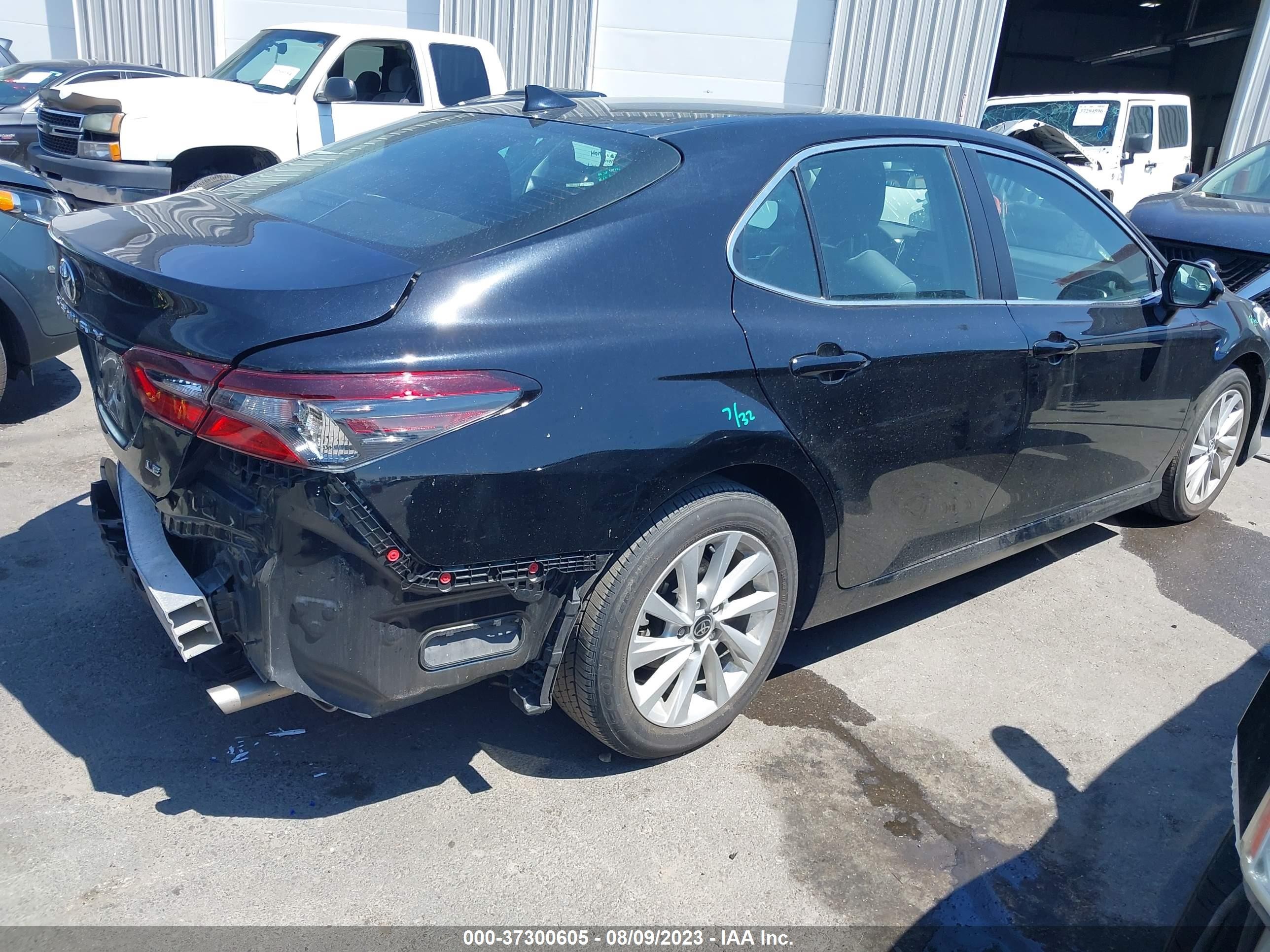 Photo 3 VIN: 4T1C11AK0NU647154 - TOYOTA CAMRY 