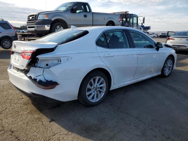 Photo 2 VIN: 4T1C11AK0NU653682 - TOYOTA CAMRY LE 