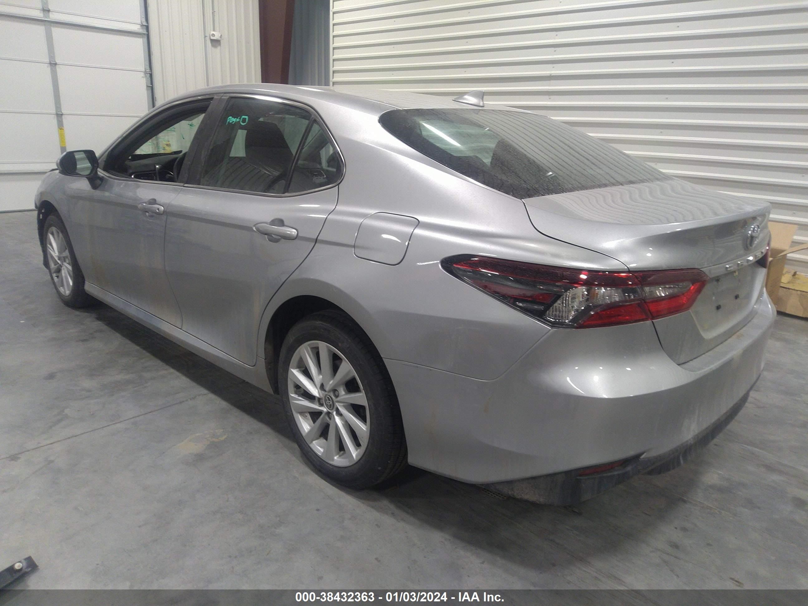 Photo 2 VIN: 4T1C11AK0NU713363 - TOYOTA CAMRY 