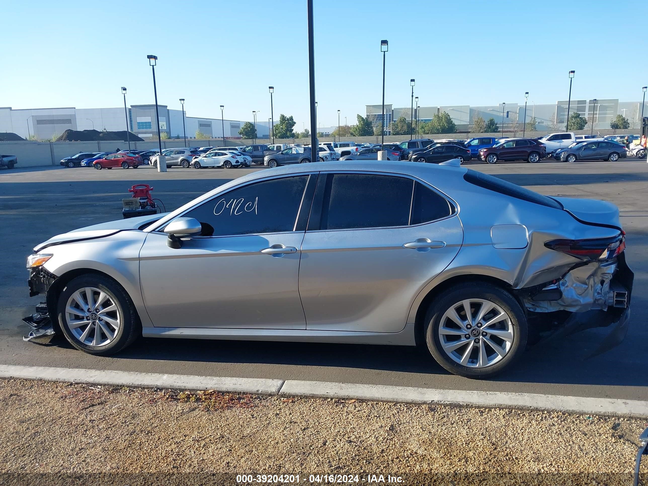 Photo 14 VIN: 4T1C11AK0RU855105 - TOYOTA CAMRY 