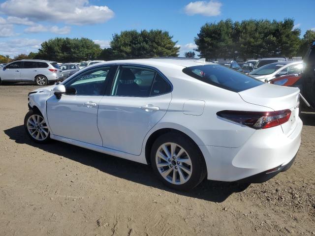 Photo 1 VIN: 4T1C11AK0RU884443 - TOYOTA CAMRY LE 