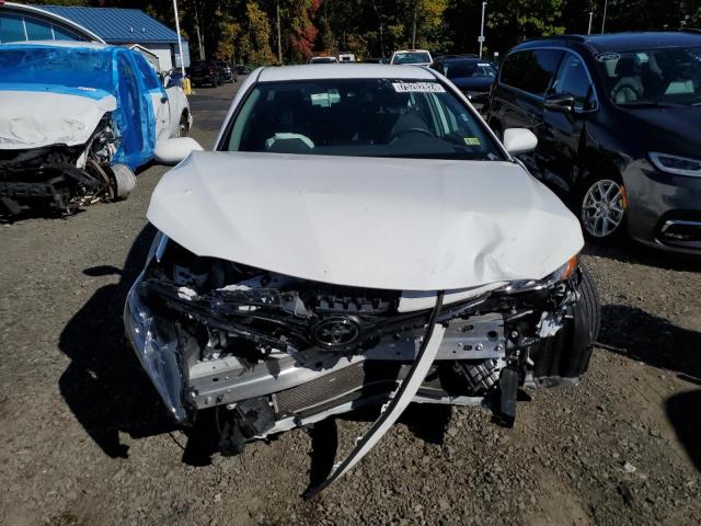 Photo 4 VIN: 4T1C11AK0RU884443 - TOYOTA CAMRY LE 