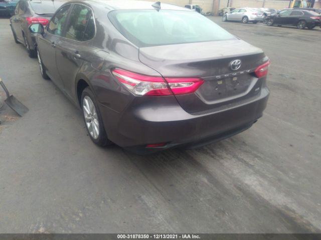 Photo 2 VIN: 4T1C11AK1LU883888 - TOYOTA CAMRY 