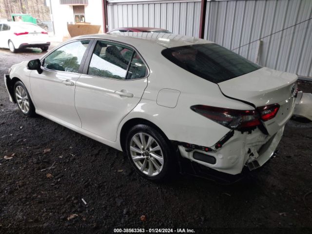 Photo 2 VIN: 4T1C11AK1MU467888 - TOYOTA CAMRY 