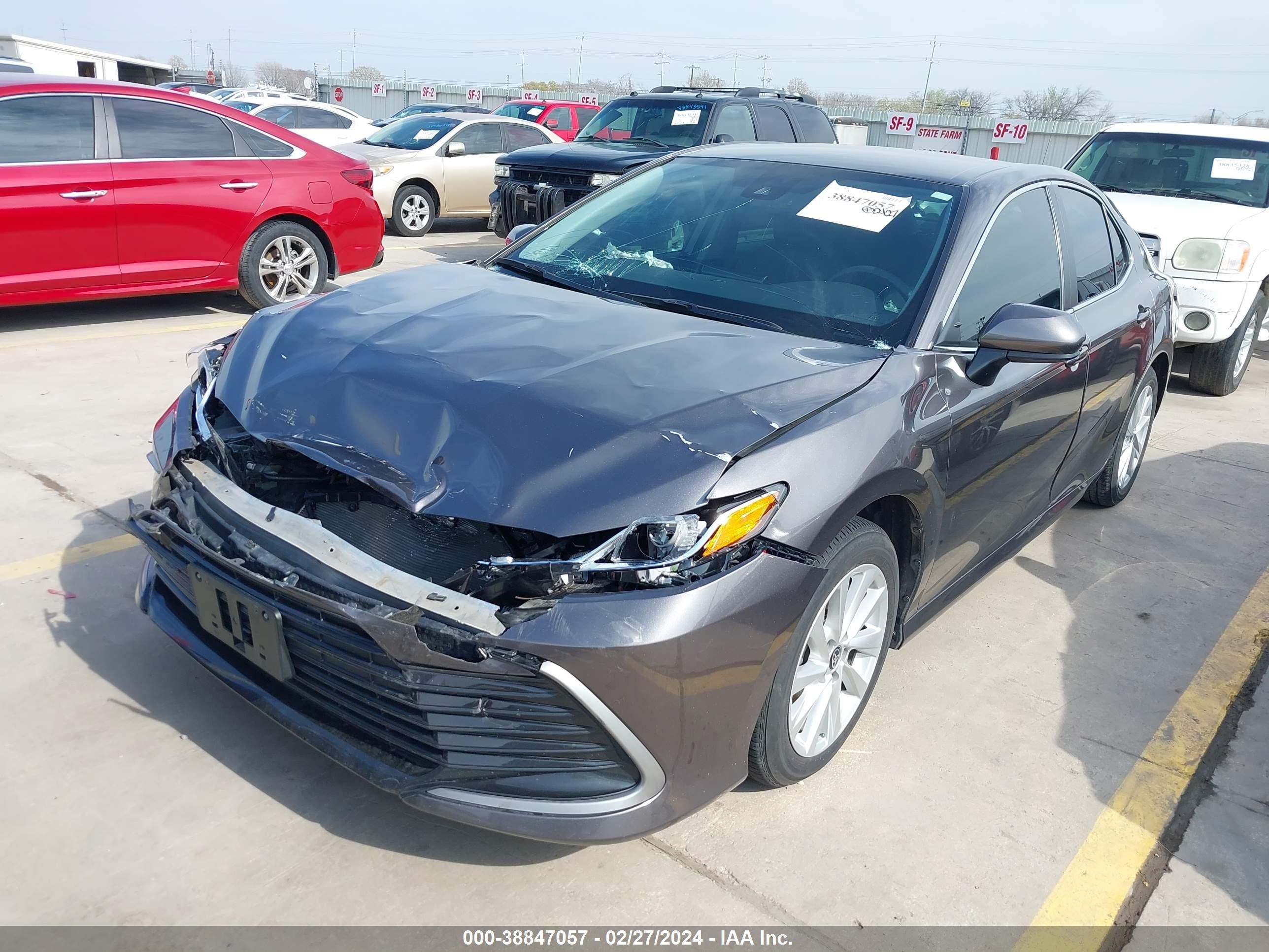 Photo 1 VIN: 4T1C11AK1NU006708 - TOYOTA CAMRY 