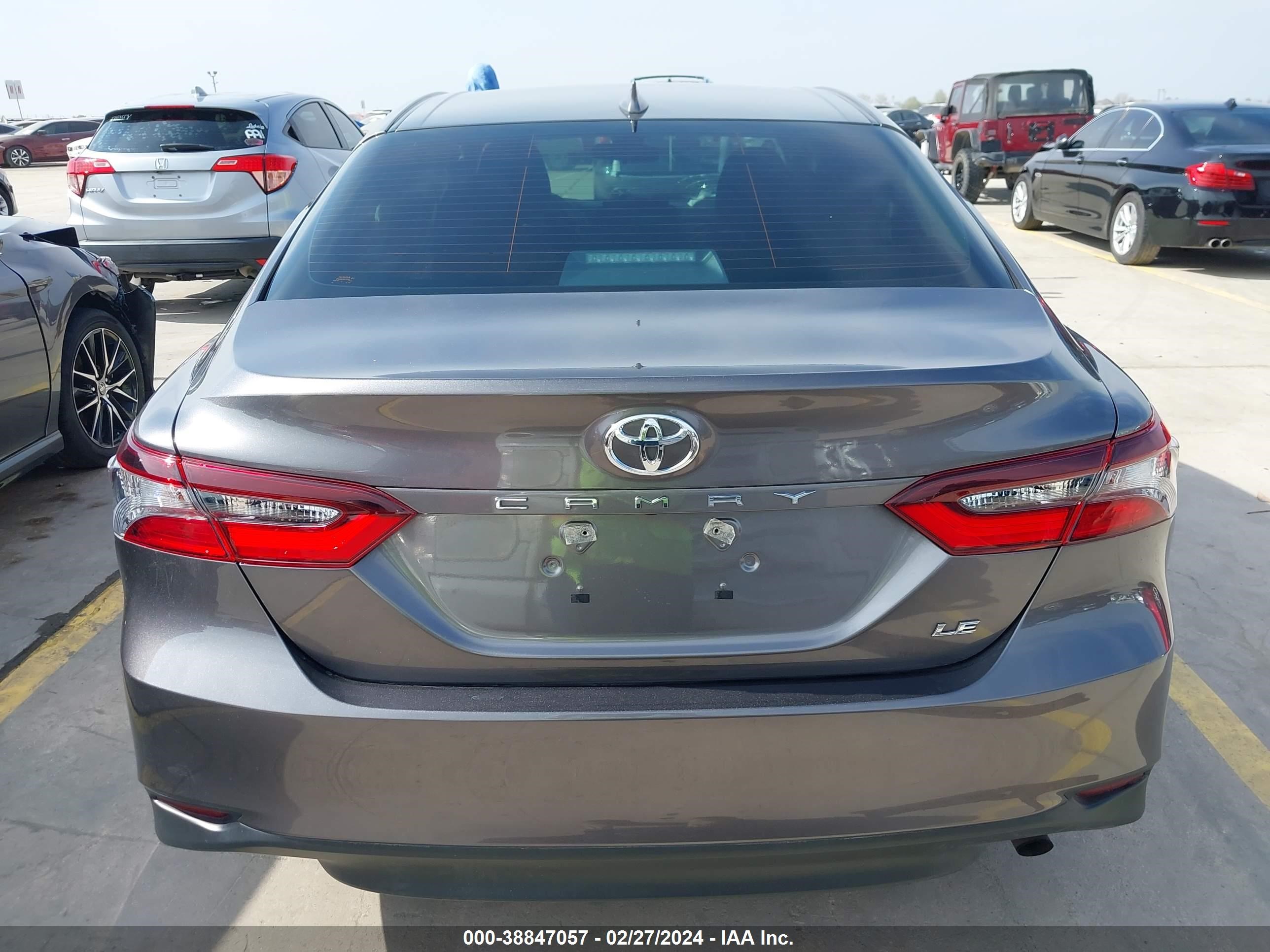 Photo 16 VIN: 4T1C11AK1NU006708 - TOYOTA CAMRY 