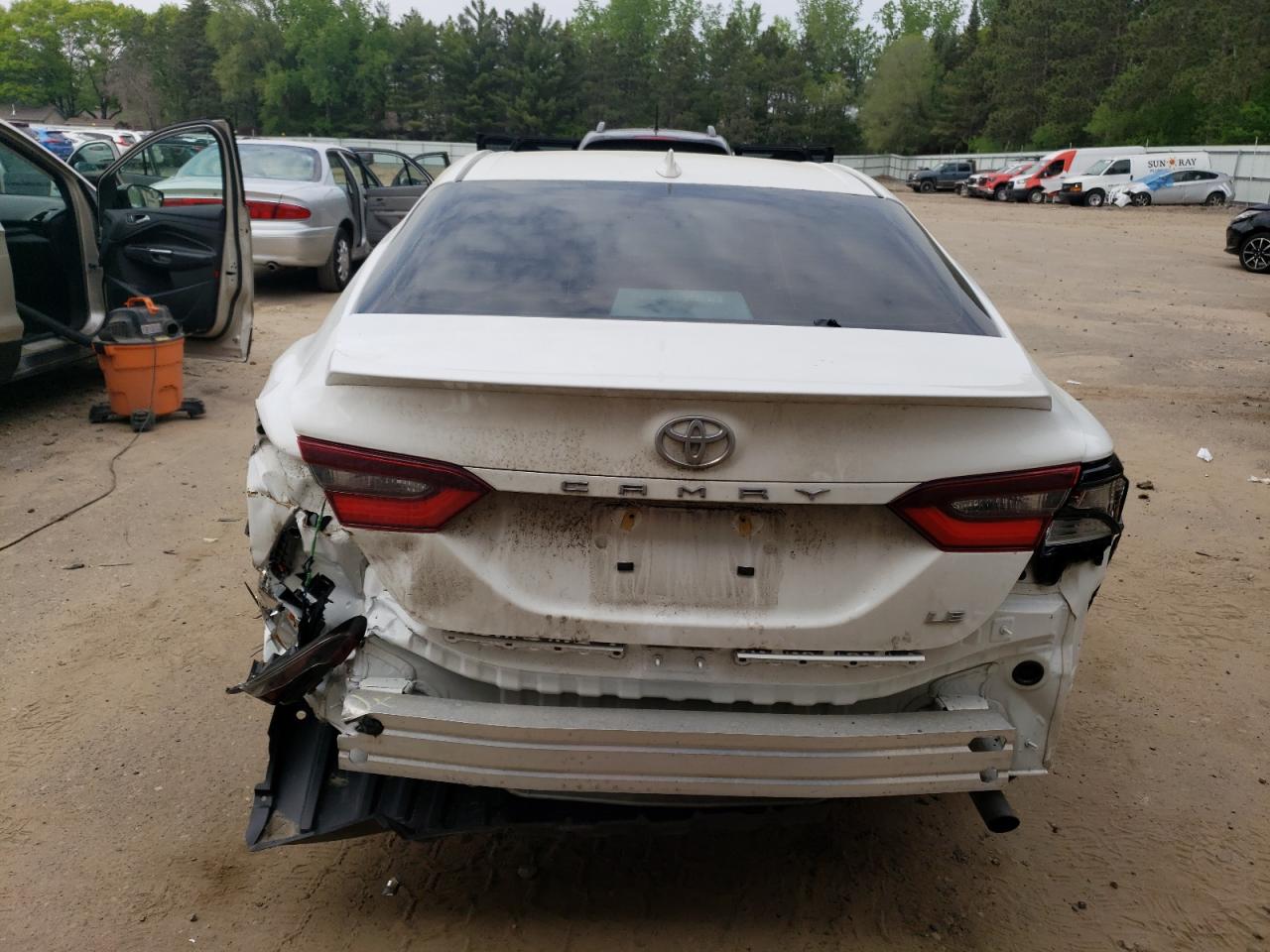 Photo 5 VIN: 4T1C11AK1NU055195 - TOYOTA CAMRY 