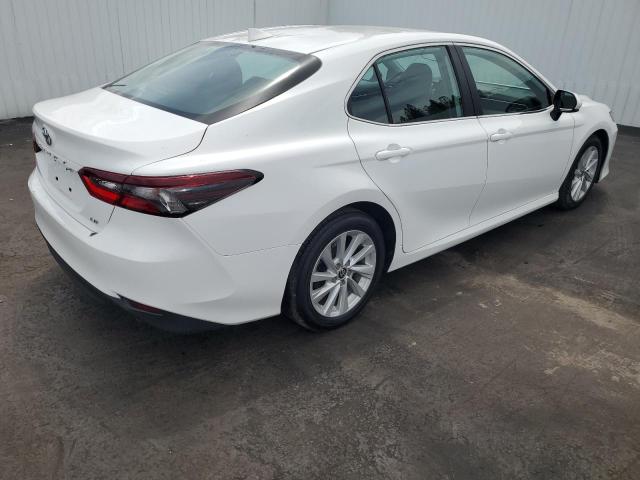 Photo 2 VIN: 4T1C11AK1NU653688 - TOYOTA CAMRY LE 