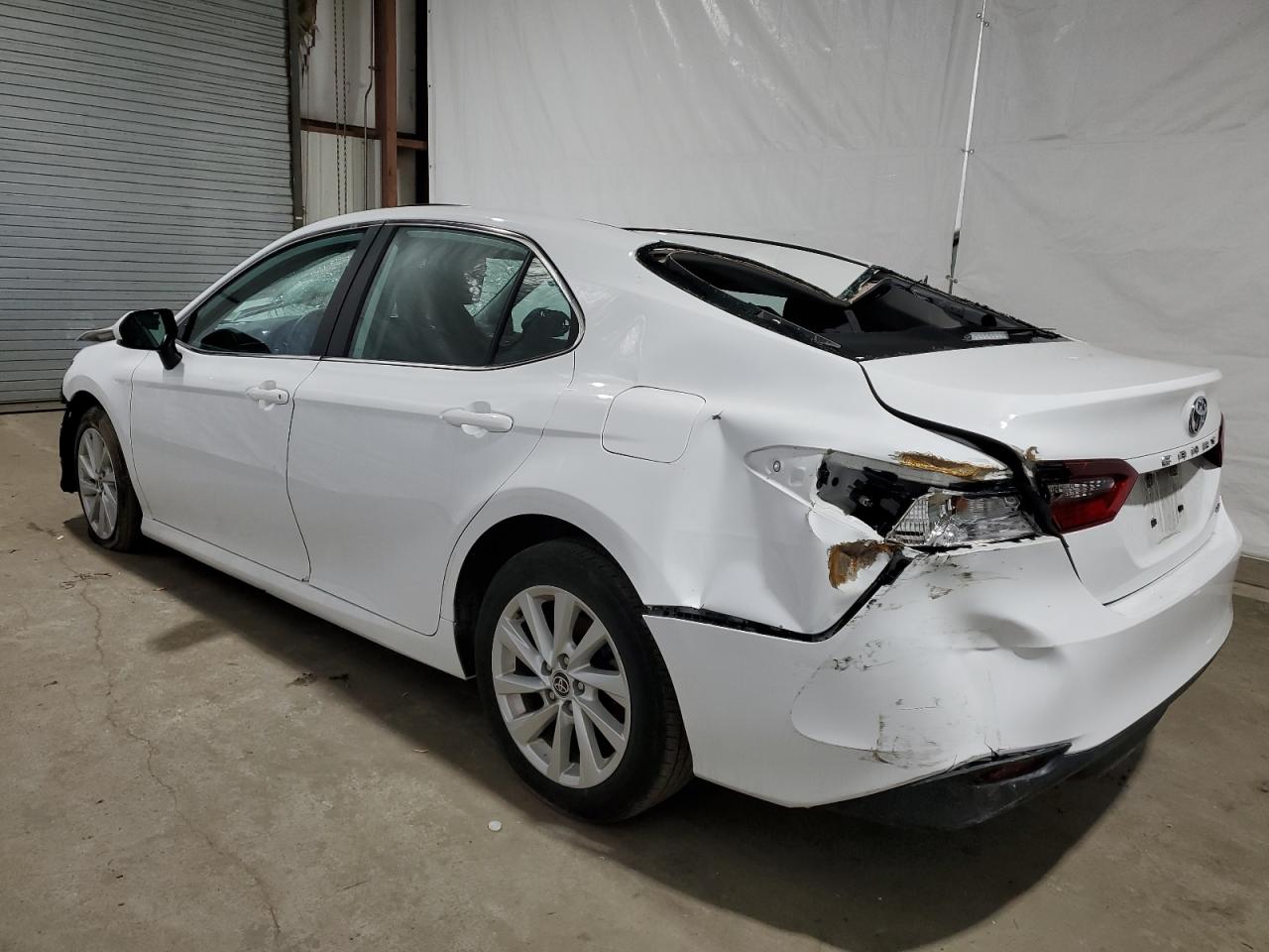 Photo 1 VIN: 4T1C11AK1NU695519 - TOYOTA CAMRY 