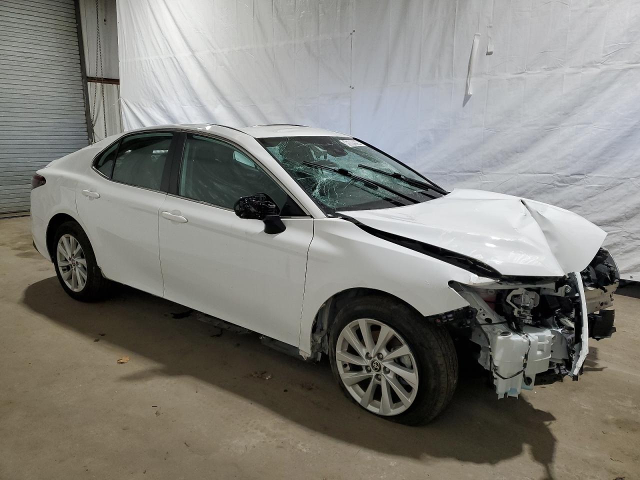 Photo 3 VIN: 4T1C11AK1NU695519 - TOYOTA CAMRY 