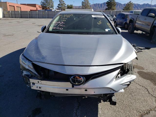 Photo 4 VIN: 4T1C11AK1NU697657 - TOYOTA CAMRY LE 