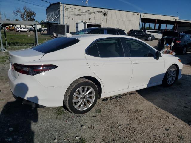 Photo 2 VIN: 4T1C11AK1PU136250 - TOYOTA CAMRY LE 