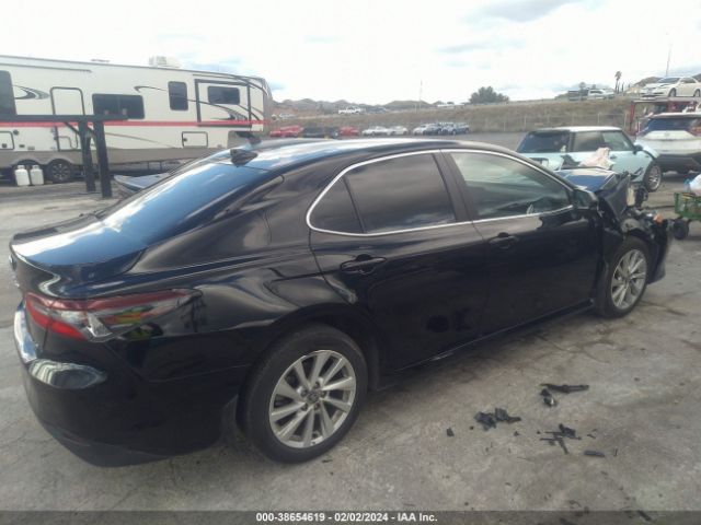 Photo 3 VIN: 4T1C11AK1PU137947 - TOYOTA CAMRY 