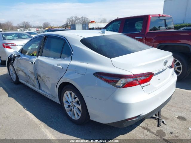 Photo 2 VIN: 4T1C11AK1PU158555 - TOYOTA CAMRY 