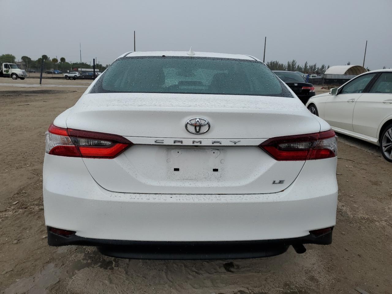 Photo 5 VIN: 4T1C11AK1PU180779 - TOYOTA CAMRY 