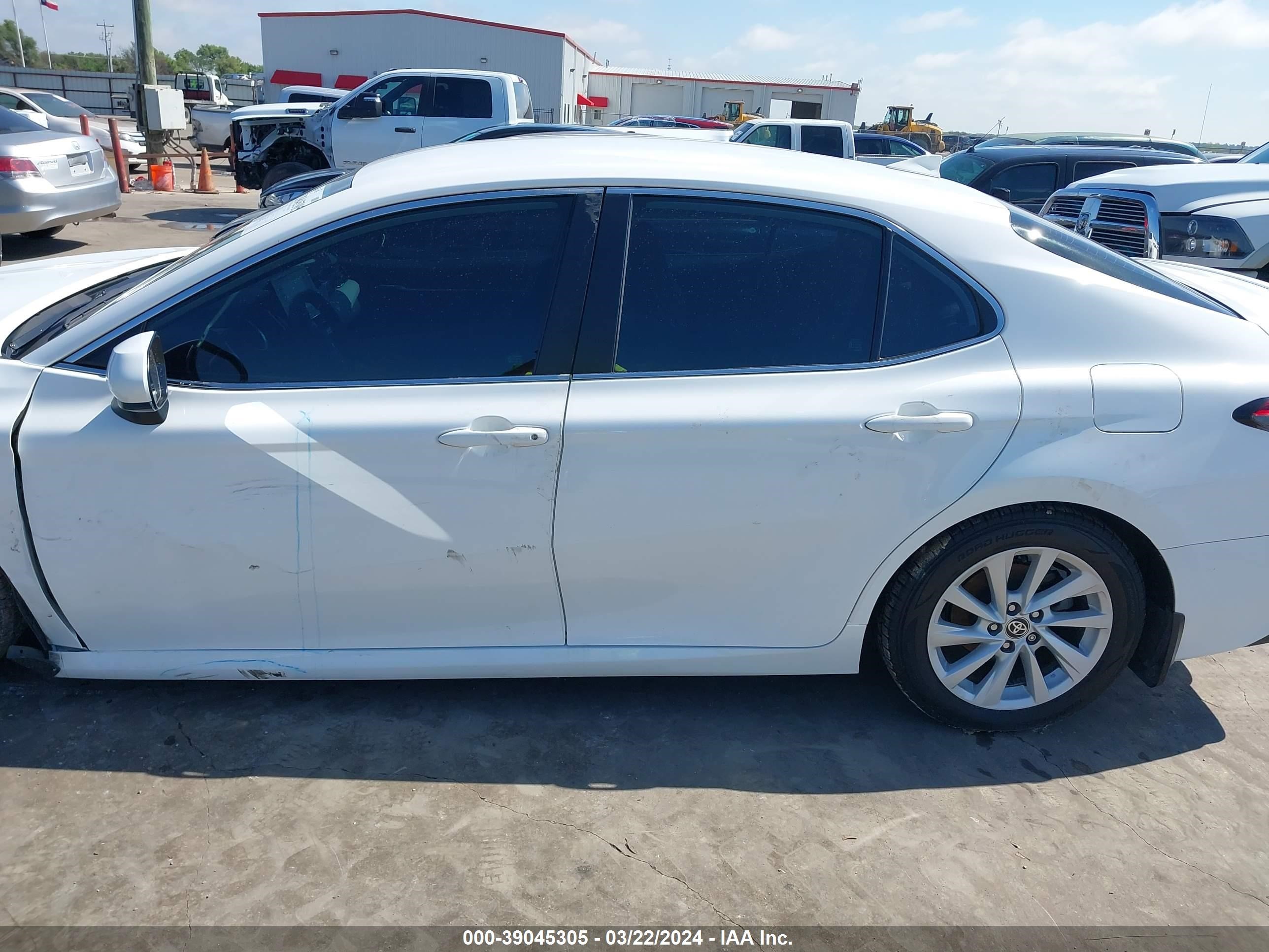 Photo 13 VIN: 4T1C11AK1PU739781 - TOYOTA CAMRY 