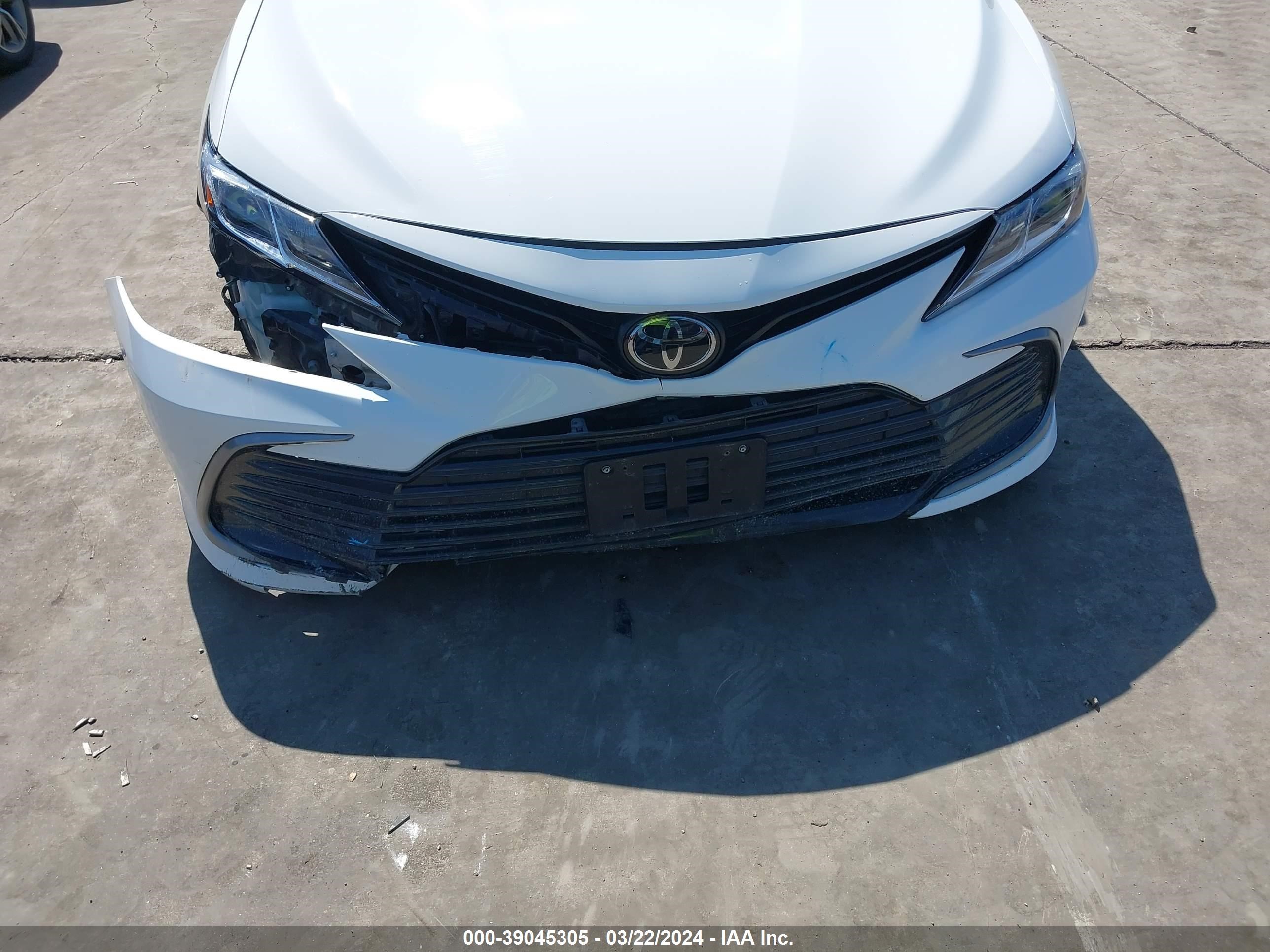 Photo 16 VIN: 4T1C11AK1PU739781 - TOYOTA CAMRY 