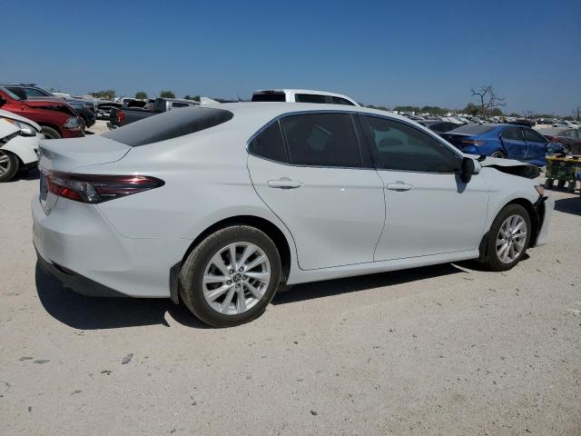 Photo 2 VIN: 4T1C11AK1RU235895 - TOYOTA CAMRY LE 