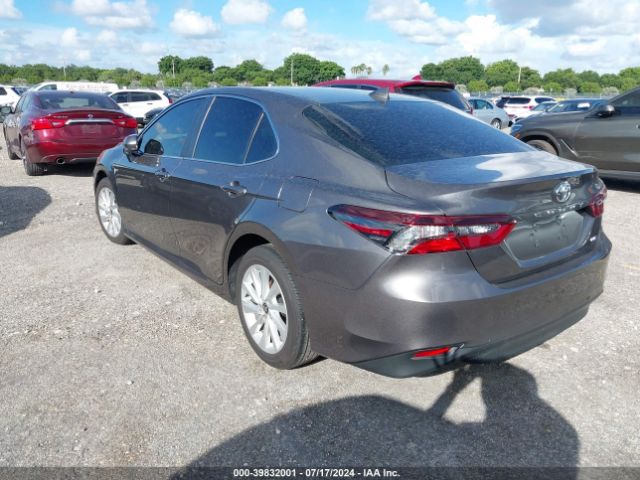 Photo 2 VIN: 4T1C11AK1RU889053 - TOYOTA CAMRY 