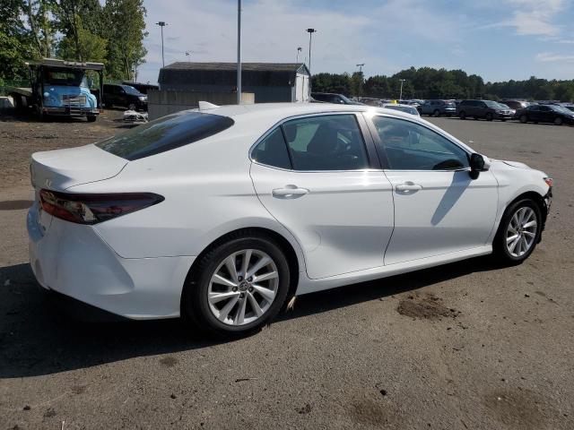 Photo 2 VIN: 4T1C11AK2NU688210 - TOYOTA CAMRY LE 