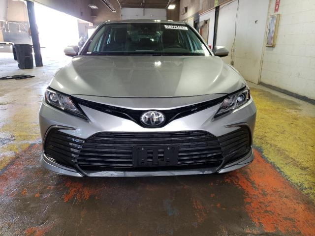 Photo 4 VIN: 4T1C11AK2NU708830 - TOYOTA CAMRY LE 