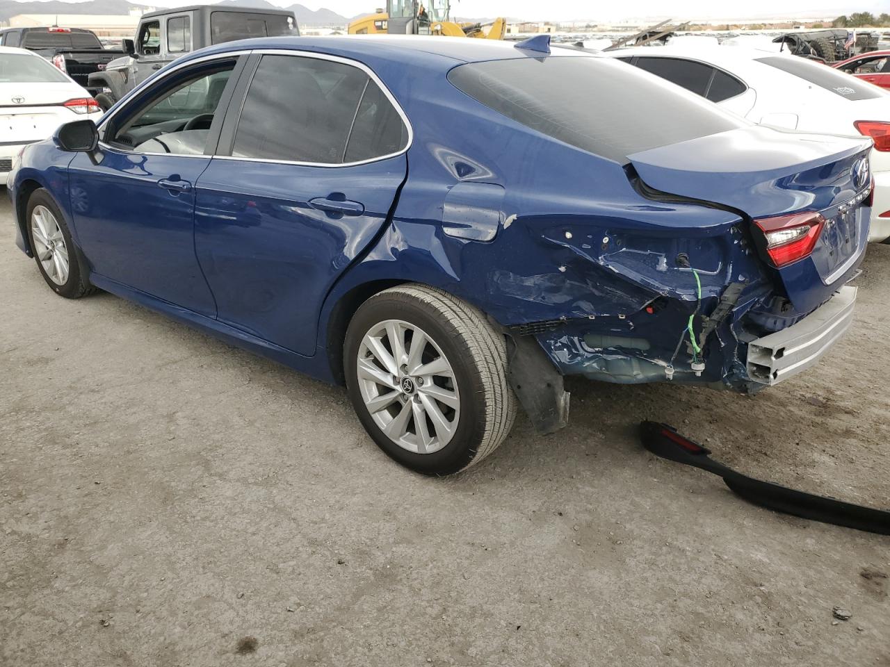 Photo 1 VIN: 4T1C11AK2PU126813 - TOYOTA CAMRY 