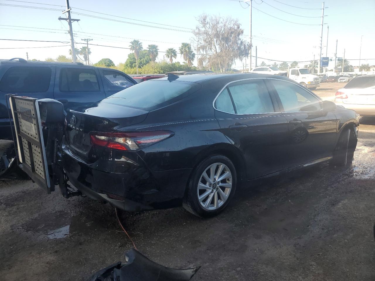 Photo 2 VIN: 4T1C11AK2PU726862 - TOYOTA CAMRY 