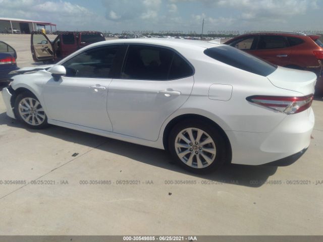 Photo 2 VIN: 4T1C11AK3LU393985 - TOYOTA CAMRY 