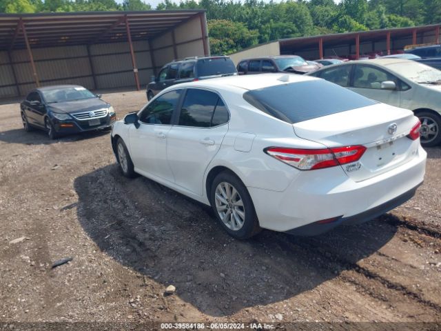 Photo 2 VIN: 4T1C11AK3LU399527 - TOYOTA CAMRY 