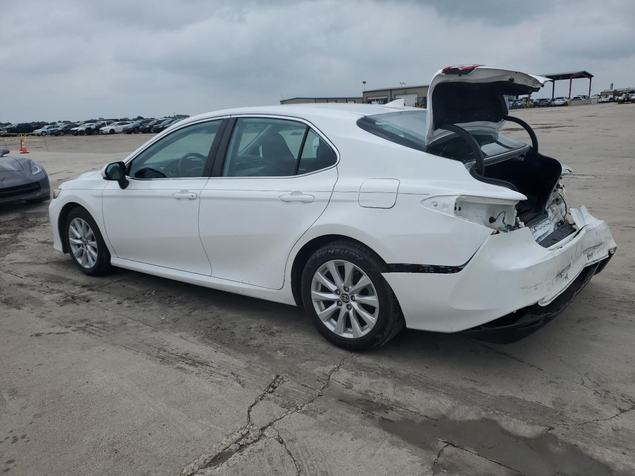 Photo 1 VIN: 4T1C11AK3LU507516 - TOYOTA CAMRY 