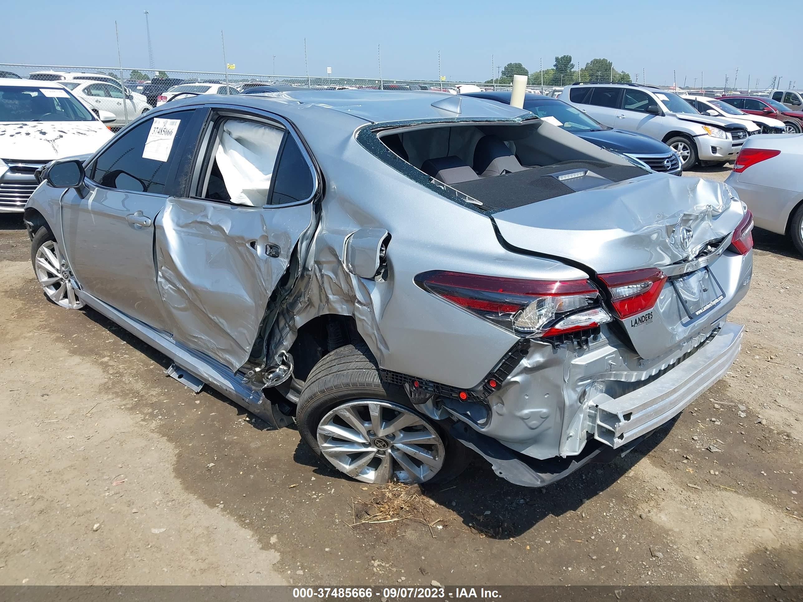 Photo 2 VIN: 4T1C11AK3MU444449 - TOYOTA CAMRY 