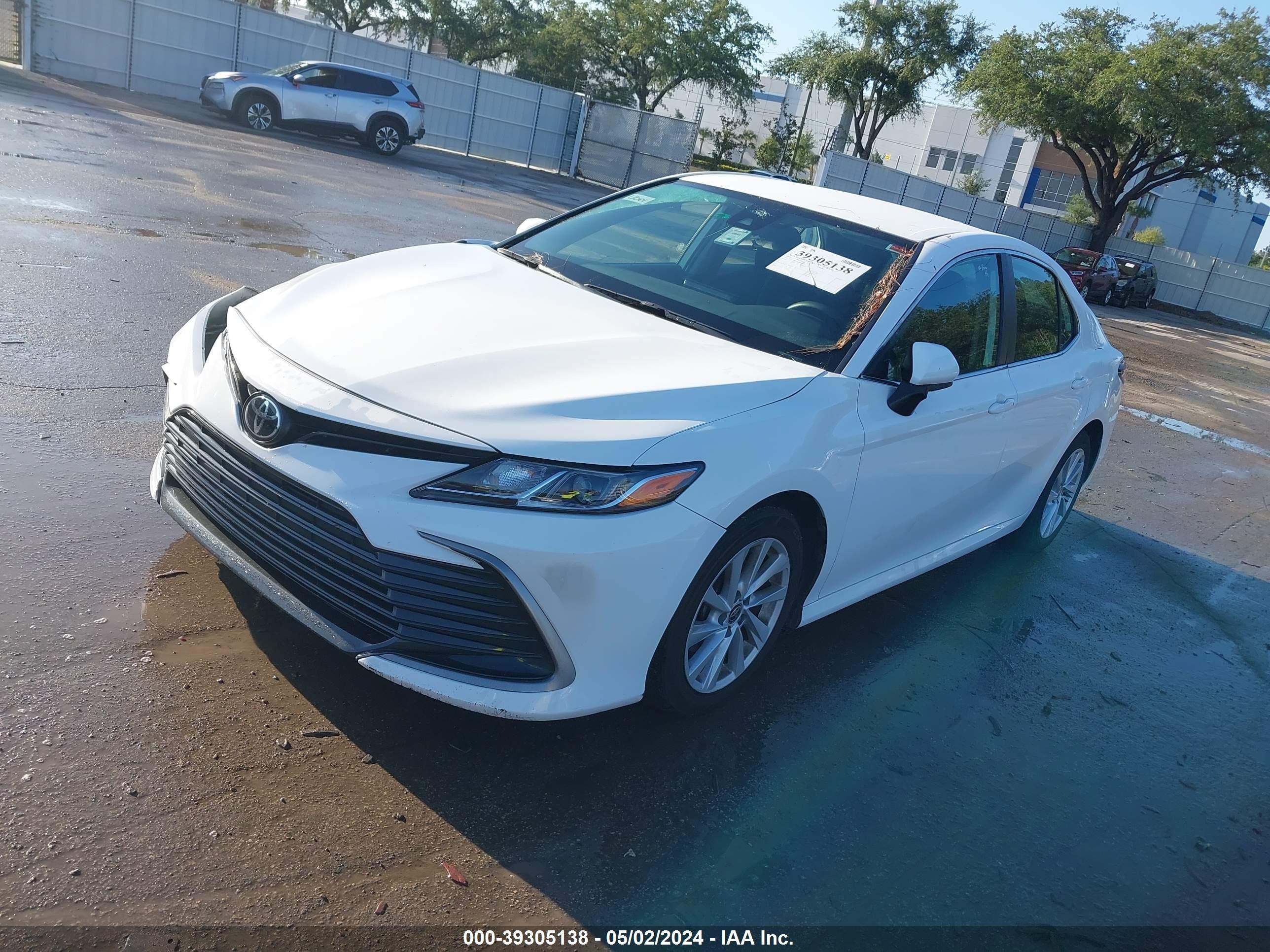 Photo 1 VIN: 4T1C11AK3NU008248 - TOYOTA CAMRY 