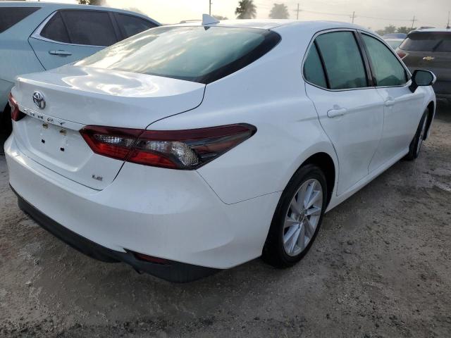 Photo 2 VIN: 4T1C11AK3NU709064 - TOYOTA CAMRY LE 