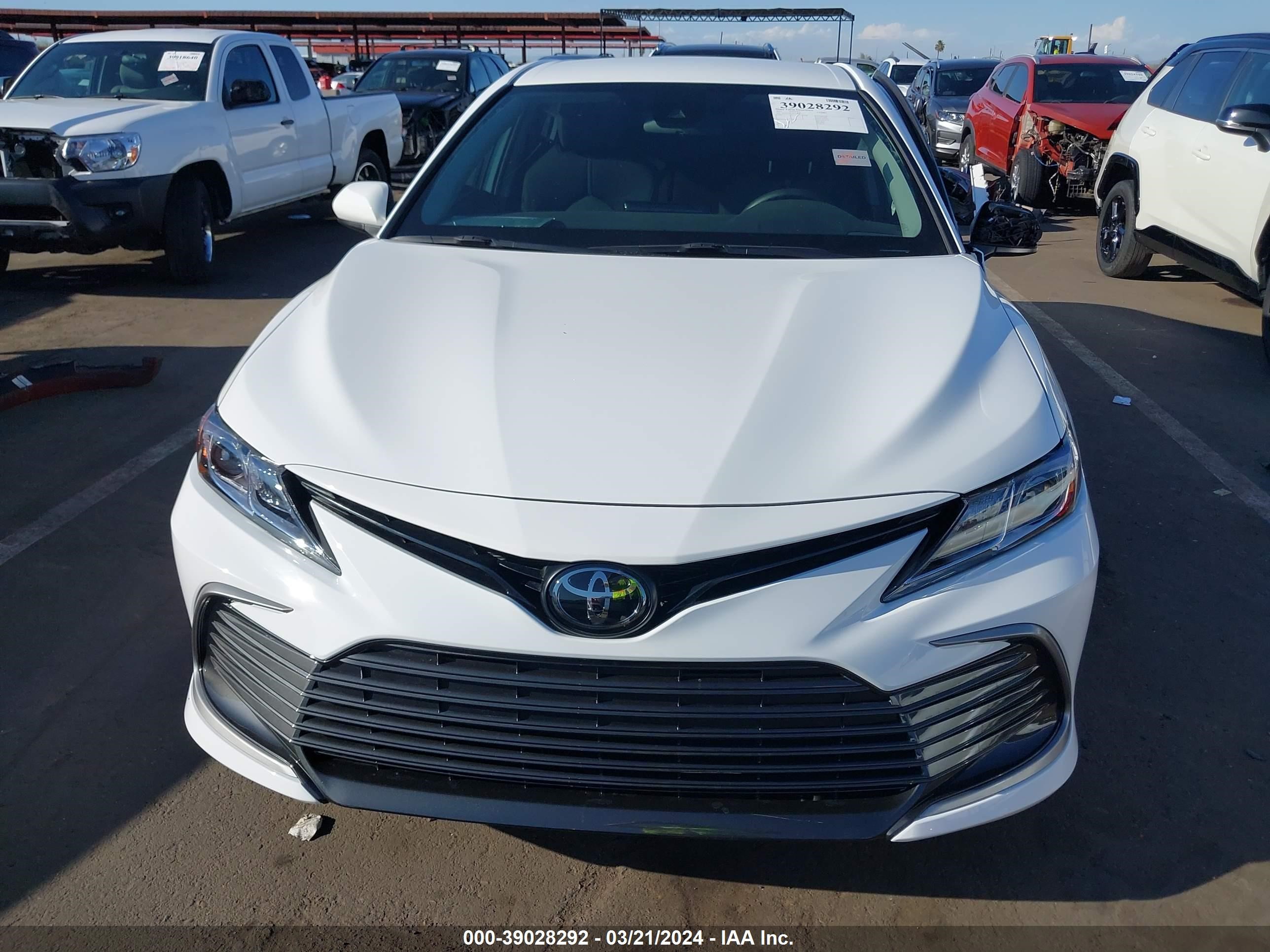 Photo 11 VIN: 4T1C11AK3PU182825 - TOYOTA CAMRY 