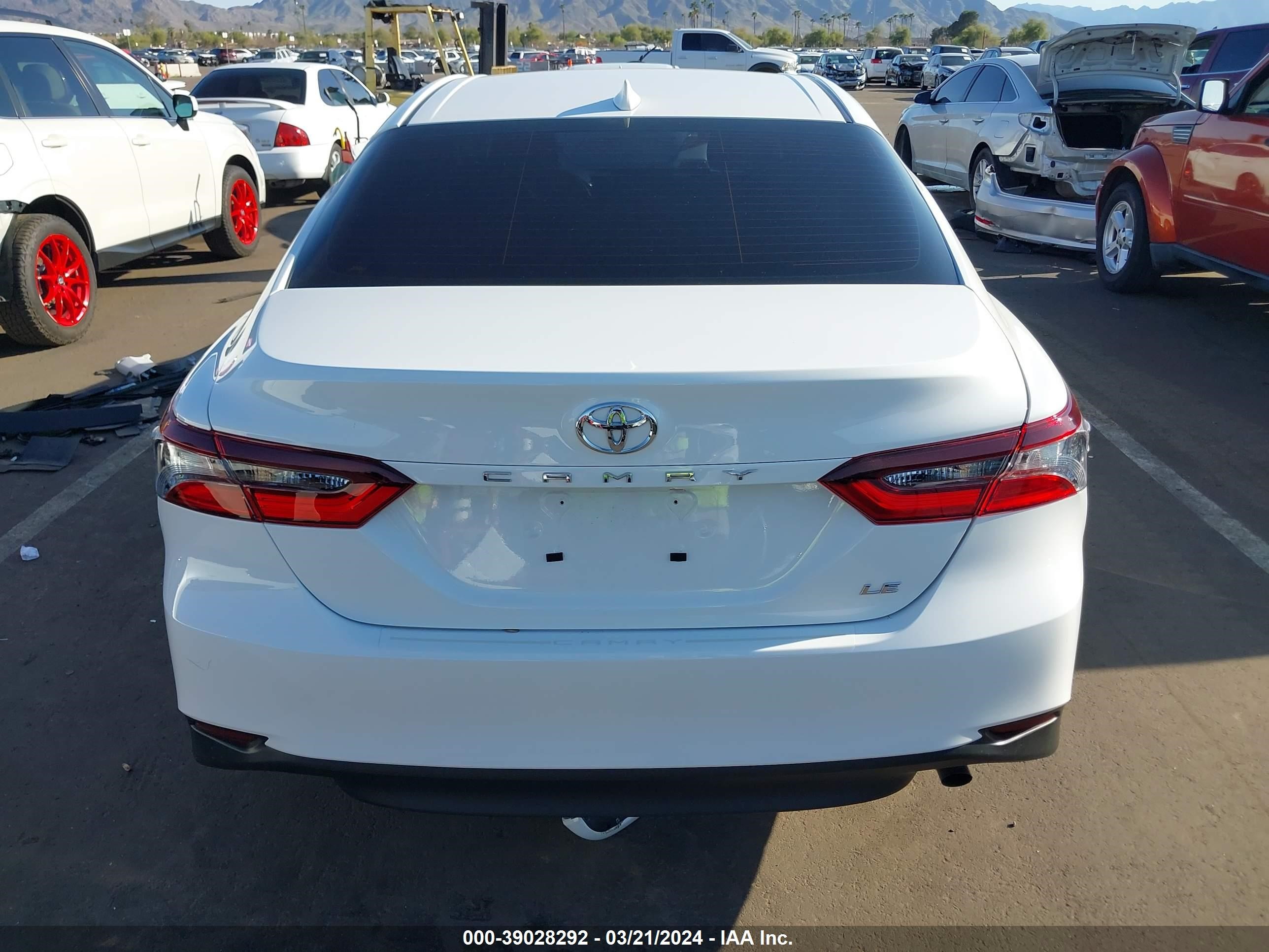 Photo 15 VIN: 4T1C11AK3PU182825 - TOYOTA CAMRY 