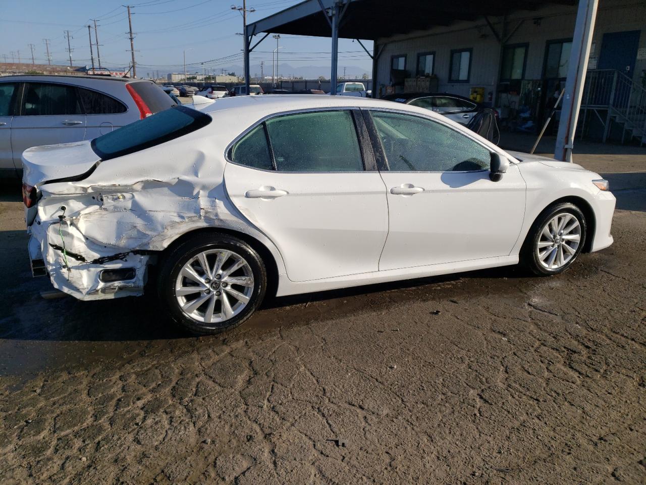 Photo 2 VIN: 4T1C11AK3PU778517 - TOYOTA CAMRY 