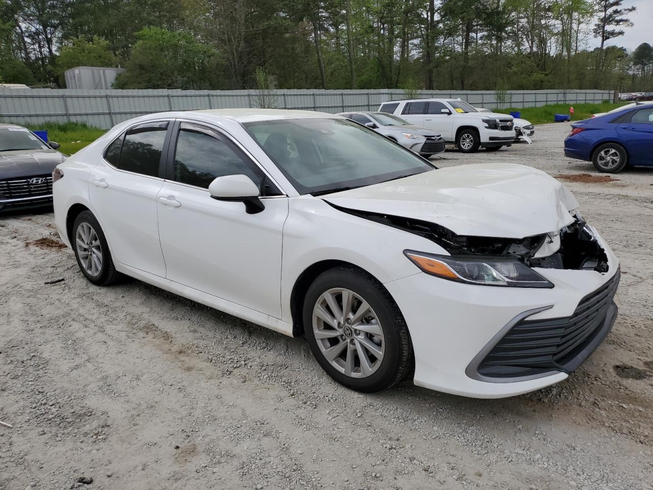 Photo 3 VIN: 4T1C11AK3PU821799 - TOYOTA CAMRY 