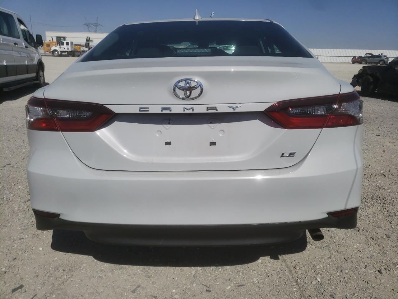 Photo 5 VIN: 4T1C11AK3RU236367 - TOYOTA CAMRY LE 