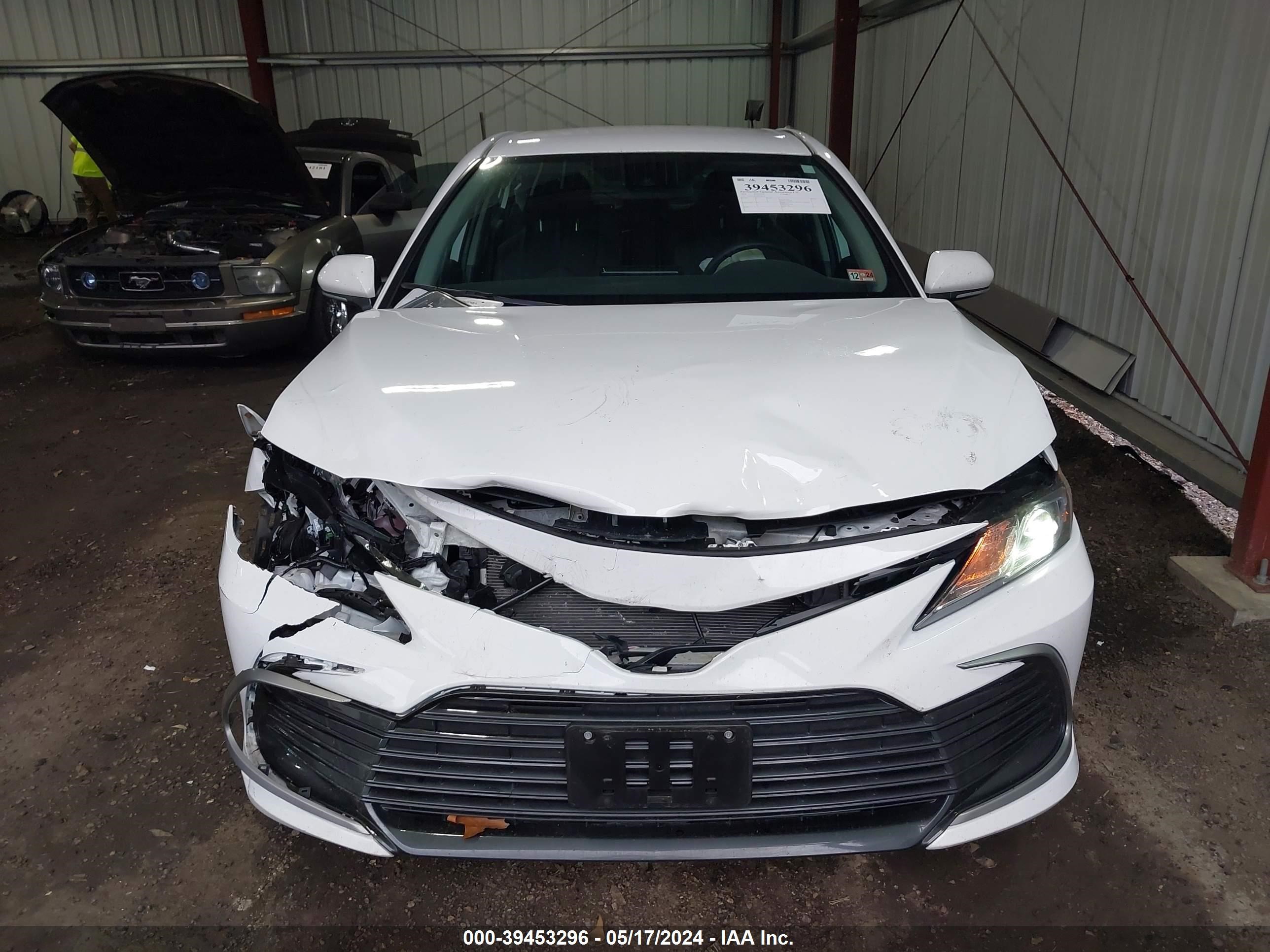 Photo 11 VIN: 4T1C11AK3RU878166 - TOYOTA CAMRY 