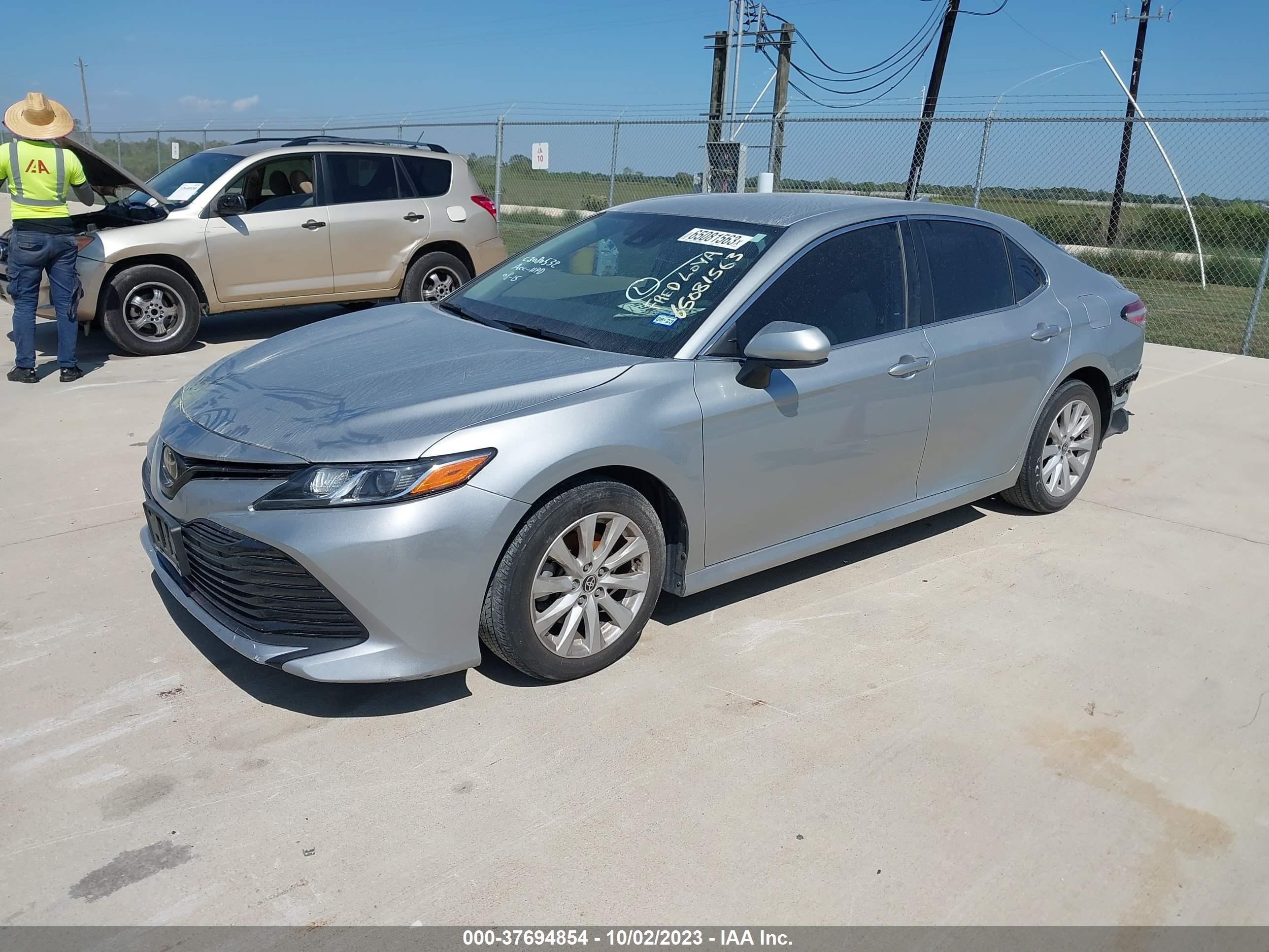 Photo 1 VIN: 4T1C11AK4LU400068 - TOYOTA CAMRY 