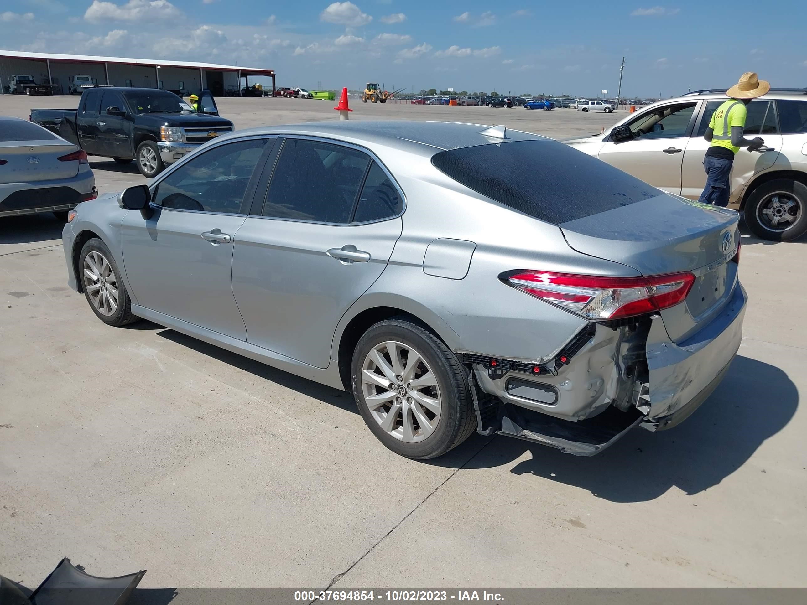 Photo 2 VIN: 4T1C11AK4LU400068 - TOYOTA CAMRY 