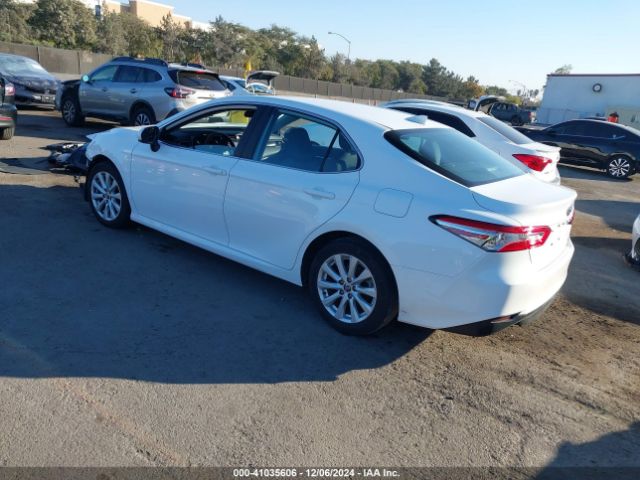 Photo 2 VIN: 4T1C11AK4LU986495 - TOYOTA CAMRY 