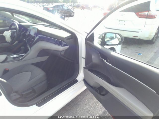 Photo 4 VIN: 4T1C11AK4NU618725 - TOYOTA CAMRY 